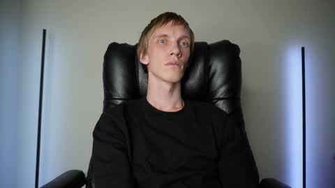 Snapshot of j_akira13 chatting on 10/14/25, 04:57 Danny online show from 10/14/25, 04:57