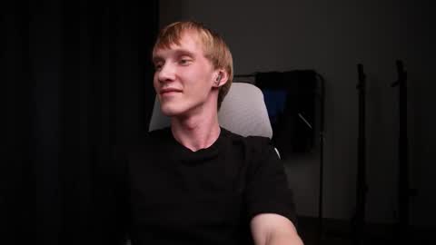 Snapshot of j_akira13 chatting on 11/08/25, 05:34 Danny online show from 11/08/25, 05:34