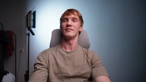 Snapshot of j_akira13 chatting on 11/23/25, 07:24 Danny online show from 11/23/25, 07:24