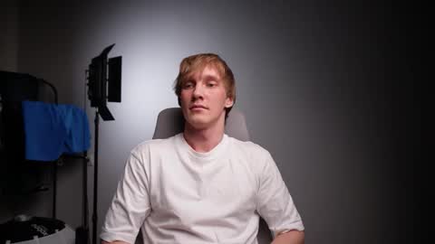 Snapshot of j_akira13 chatting on 12/14/25, 08:24 Danny online show from 12/14/25, 08:24