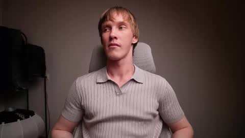 Snapshot of j_akira13 chatting on 12/20/25, 05:53 Danny online show from 12/20/25, 05:53