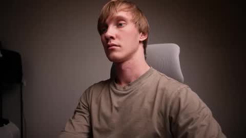 Snapshot of j_akira13 chatting on 12/22/25, 08:50 Danny online show from 12/22/25, 08:50