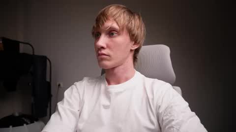 Snapshot of j_akira13 chatting on 01/10/26, 08:16 Danny online show from 01/10/26, 08:16