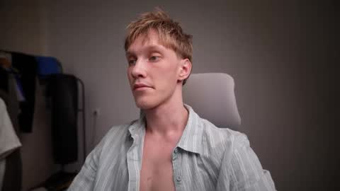 Snapshot of j_akira13 chatting on 02/22/26, 08:29 Danny online show from 02/22/26, 08:29