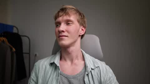 Snapshot of j_akira13 chatting on 03/06/26, 04:20 Danny online show from 03/06/26, 04:20