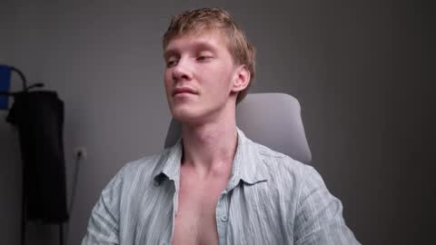 Snapshot of j_akira13 chatting on 03/08/26, 04:16 Danny online show from 03/08/26, 04:16