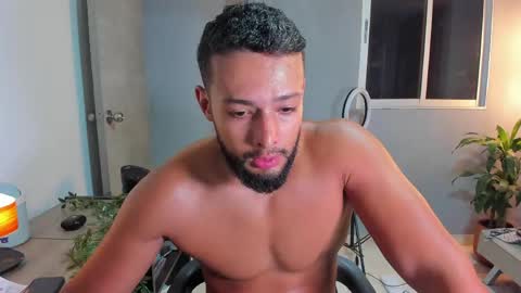 Snapshot of j_calix chatting on 04/12/26, 10:48 Calix Independient model Insta and twt Calixsnake online show from 04/12/26, 10:48