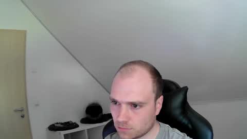 here4y online show from 04/29/26, 07:45