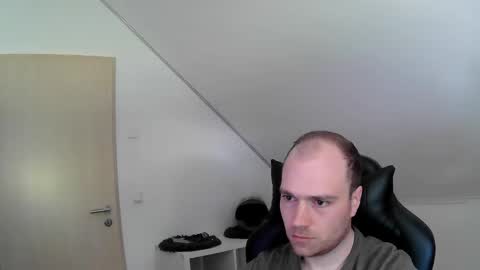 here4y online show from 05/01/26, 08:08