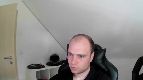 here4y online show from 05/04/26, 08:21
