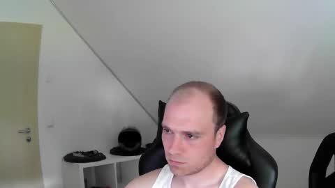 here4y online show from 05/06/26, 09:47