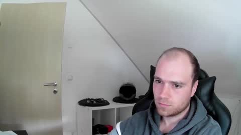 here4y online show from 05/17/26, 09:17