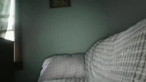 Snapshot of j_lion85 chatting on 06/11/26, 10:24 j_lion85 online show from 06/11/26, 10:24