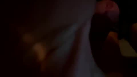 j_reyes24 online show from 12/31/24, 01:41