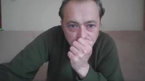 Snapshot of ja424387 chatting on 11/11/25, 11:54 Tomek online show from 11/11/25, 11:54