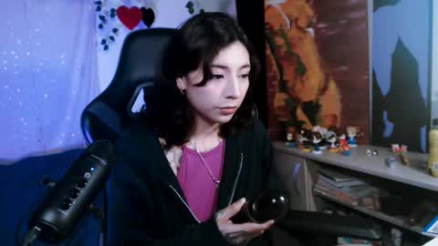 jade 18  online show from 12/15/25, 06:39