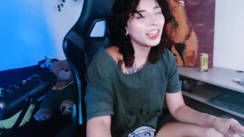 Snapshot of jaadee18 chatting on 04/26/26, 04:21 jade 18 online show from 04/26/26, 04:21