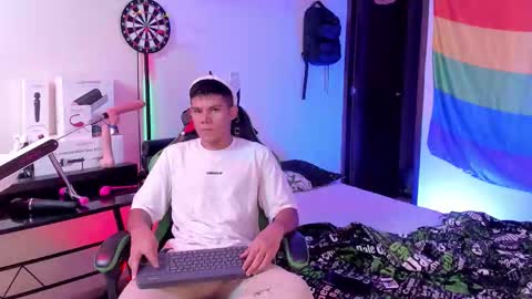 Snapshot of jack_castell chatting on 12/16/25, 11:04 JACK CASTELL online show from 12/16/25, 11:04