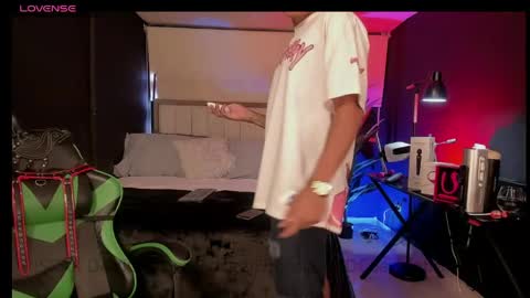 Snapshot of jack_castell chatting on 04/19/26, 12:54 JACK CASTELL online show from 04/19/26, 12:54