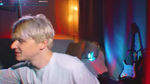 Snapshot of jack_frozt chatting on 11/11/25, 05:40 brestonsweet online show from 11/11/25, 05:40