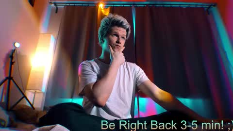 Snapshot of jack_frozt chatting on 12/13/25, 07:53 brestonsweet online show from 12/13/25, 07:53