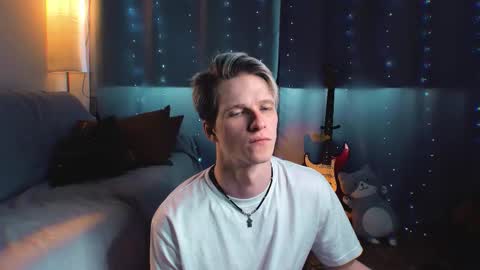 Snapshot of jack_frozt chatting on 03/06/26, 12:01 brestonsweet online show from 03/06/26, 12:01