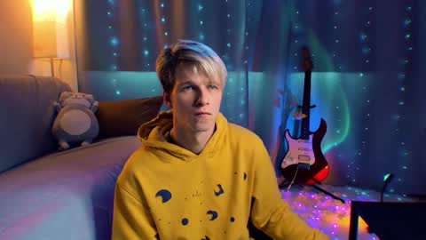 Snapshot of jack_frozt chatting on 03/17/26, 08:28 brestonsweet online show from 03/17/26, 08:28