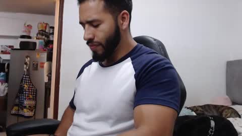 Snapshot of jack_master_muscle chatting on 02/26/25, 03:32 jack and leah online show from 02/26/25, 03:32