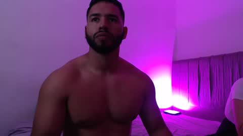 Snapshot of jack_master_muscle chatting on 03/03/25, 01:42 jack and leah online show from 03/03/25, 01:42