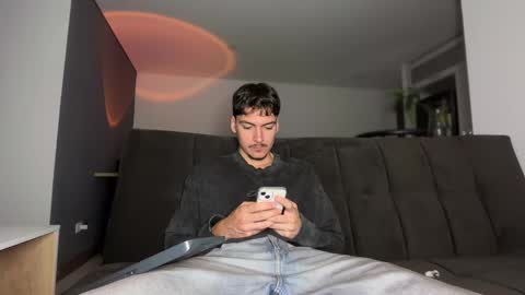 INDEPENDENT MODEL online show from 11/26/25, 03:51