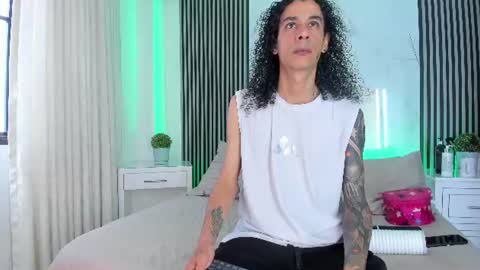 Snapshot of jackandrosse_ chatting on 08/01/26, 01:43 Jack Rosse online show from 08/01/26, 01:43