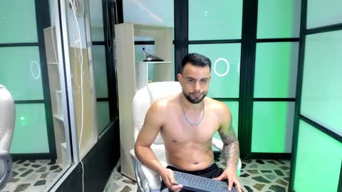 Snapshot of jackblanco_ chatting on 01/08/25, 12:05 Jack White online show from 01/08/25, 12:05