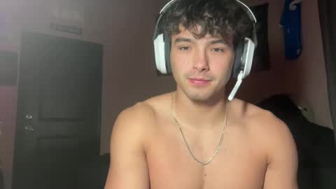 Snapshot of jackcolletto chatting on 02/15/26, 01:24 bigenoughtohug online show from 02/15/26, 01:24