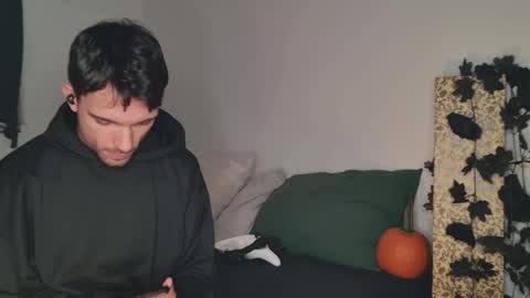 Snapshot of jackdesfeux chatting on 10/31/25, 11:28 Jack online show from 10/31/25, 11:28