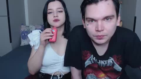 Snapshot of jackoffjillss chatting on 09/27/25, 06:13 JackOffJillss online show from 09/27/25, 06:13