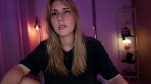 Snapshot of jacky_croft chatting on 03/18/26, 01:20 Linda Sofia help me get to 100 thumbs up online show from 03/18/26, 01:20