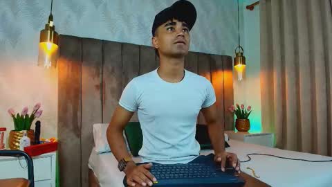 Jacobo online show from 10/27/25, 08:02