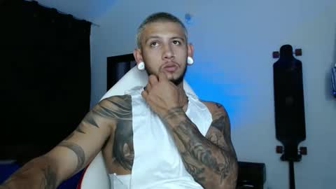 Snapshot of jacob_zane1 chatting on 02/11/25, 04:44 Michael Caicedo online show from 02/11/25, 04:44