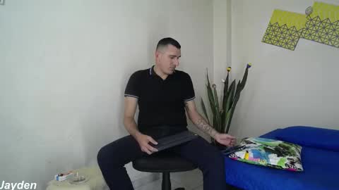 Jacob And Jayden online show from 10/25/25, 07:30