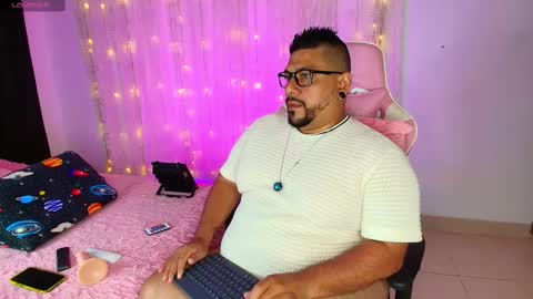 Snapshot of jacoob_woods chatting on 03/04/25, 02:17 daddy sir master bear online show from 03/04/25, 02:17