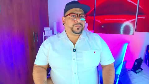 Snapshot of jacoob_woods chatting on 09/18/25, 03:47 daddy sir master bear online show from 09/18/25, 03:47