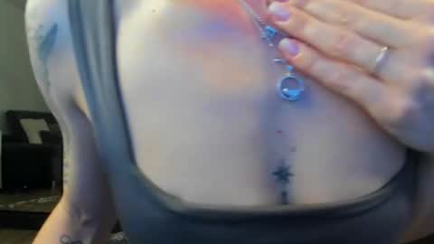 Snapshot of jacquelinehex chatting on 01/15/26, 04:17 Jacqueline online show from 01/15/26, 04:17