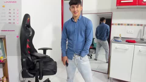 Snapshot of jacques_cardiet chatting on 02/24/25, 11:32 jacobo online show from 02/24/25, 11:32