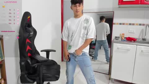 Snapshot of jacques_cardiet chatting on 02/25/25, 02:33 jacobo online show from 02/25/25, 02:33