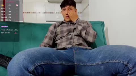 Snapshot of jacques_cardiet chatting on 09/15/25, 01:44 jacobo online show from 09/15/25, 01:44