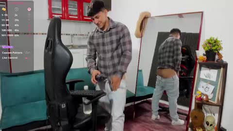 Snapshot of jacques_cardiet chatting on 10/09/25, 04:38 jacobo online show from 10/09/25, 04:38