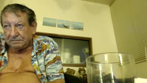 Snapshot of jacques_de_france chatting on 06/22/26, 03:19 Jacques online show from 06/22/26, 03:19