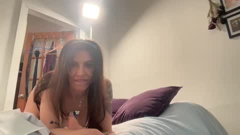 Snapshot of jada_lovelace chatting on 12/25/24, 05:26 JL online show from 12/25/24, 05:26