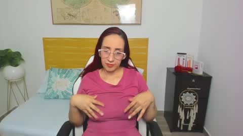 Snapshot of jadde13 chatting on 03/10/25, 07:50 Jadde online show from 03/10/25, 07:50