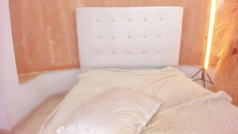 Vanniall online show from 12/01/24, 07:36